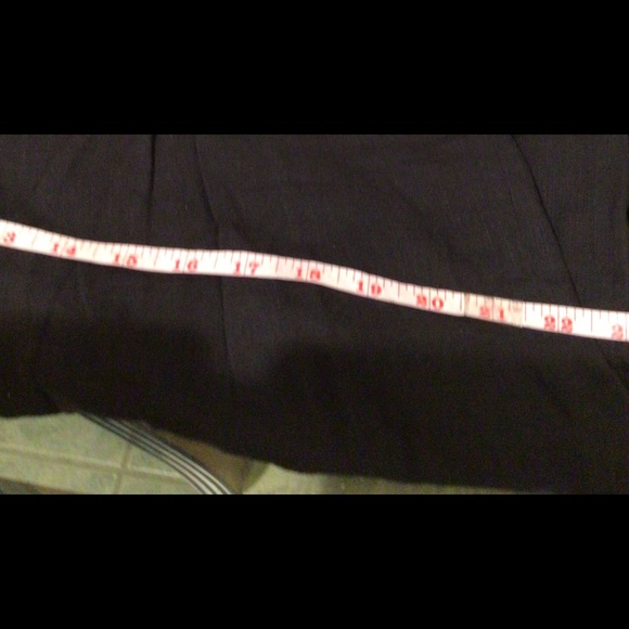 NWT genie like ankle/capris pants also comes with extra button - Picture 8 of 9